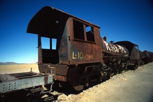 Bolivia - cimitero dei treni vicino a Uyuni Bolivia - cimitero dei treni vicino a Uyuni