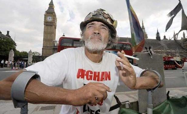 Un saluto a Brian Haw